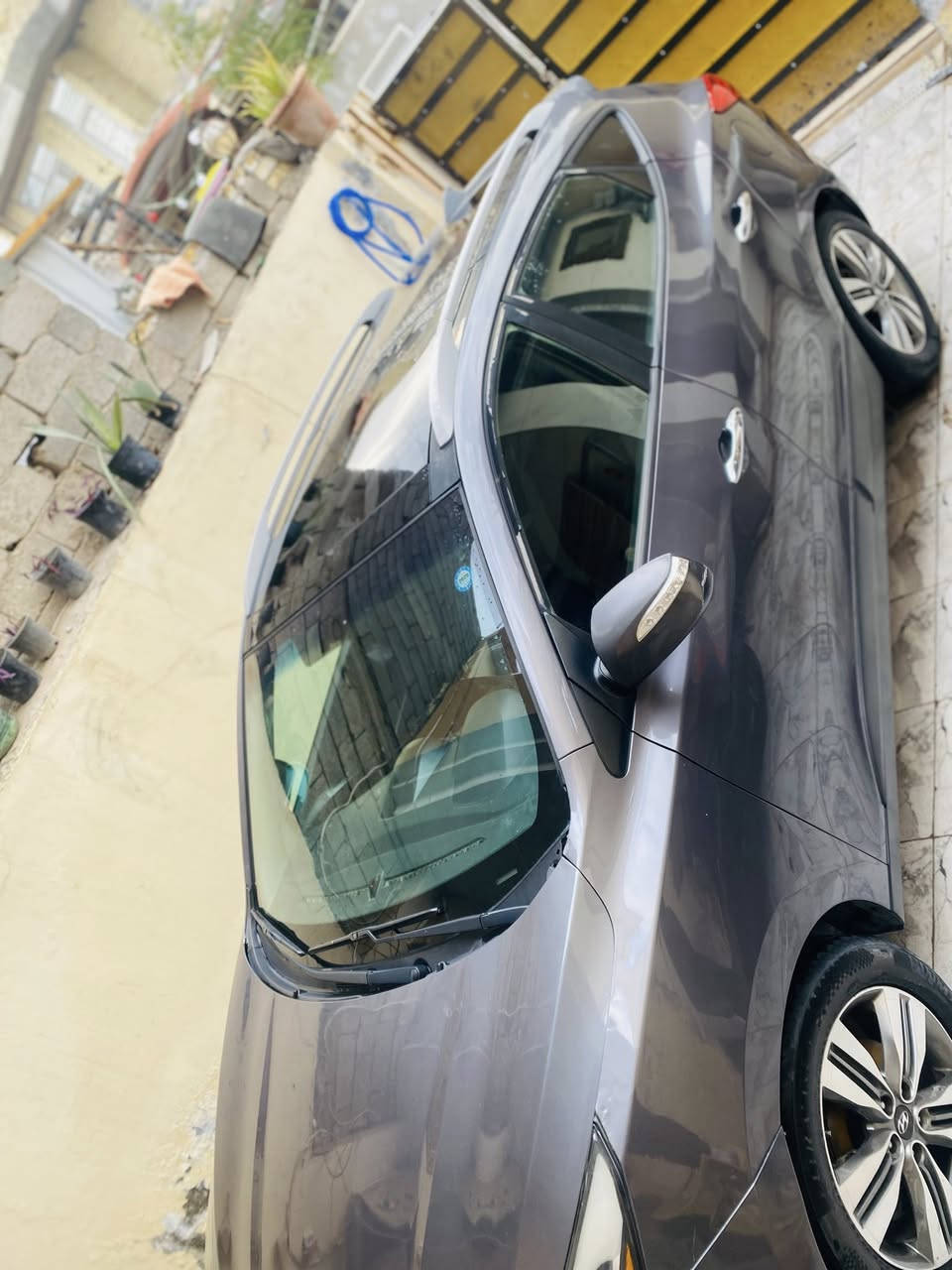 السلام عليكم هونداي توسان موديل 2015 الرقم سليمانيه باسمي( لميتد )الون فيلي وارد امريكي الضرر بنيد فقط سياره بحاله جيد جدا المحرك GDi 2400 اربعه سلندر السعر 145 وبي مجال بسيط للاستفسار *********** العنوان بغداد الشعب
