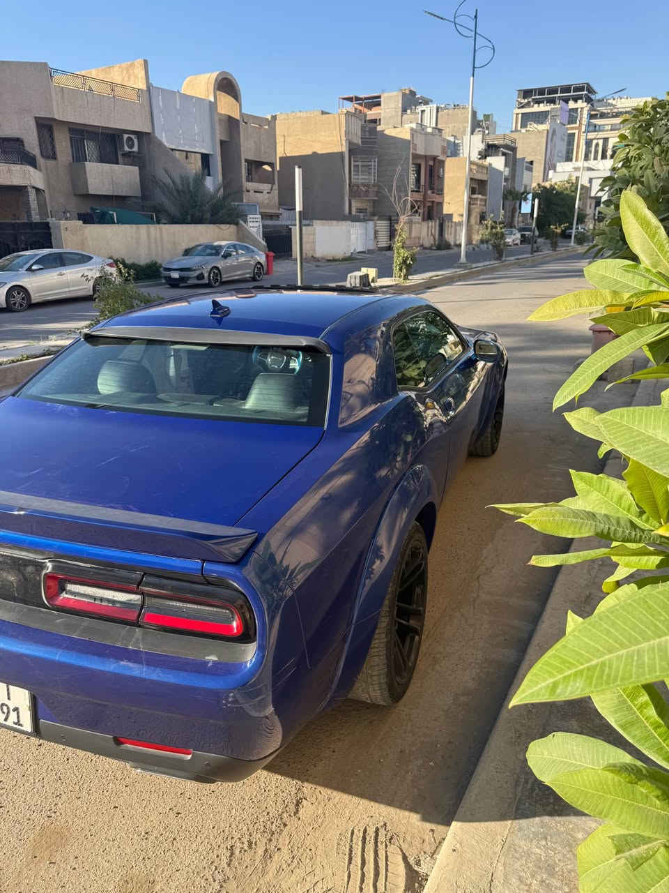 السلام عليكم 

Dodge Challenger 2018 
عداد المسافه 78 الف كيلو متر 

موصفاتها فول 
سلايت 
كشن كهرباء
شاشه كبيره 
تدفئه وتبريد مقاعد 
وباقي المواصفات معروفه 
ضربتها ضرار خفيفه من كل الاتجاهات ومصبوغه حزام بدوون ايرباك 
سعرها 157 ورقه وبيها مجال مكان السياره بغداد الداوودي وتحويل مباشر بأسمي للاستفسار اكثر 
*********** بغداد, العراق
