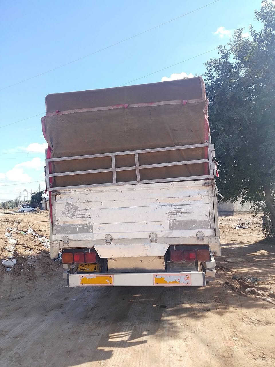 السلام عليكم يوجد سقيفه مال خضاره كامل هوه الجادر الخيمه صار شهر من شاده جديد كلش  المكان واسط صويره ***********
