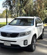 سورنتو ٢٠١٥ • ١٠٧٠٠٠ كم • رقم بغداد