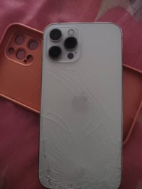 آيفون ١٢ برو ماكس • ٢٥٦ • شاشة مشقوقة