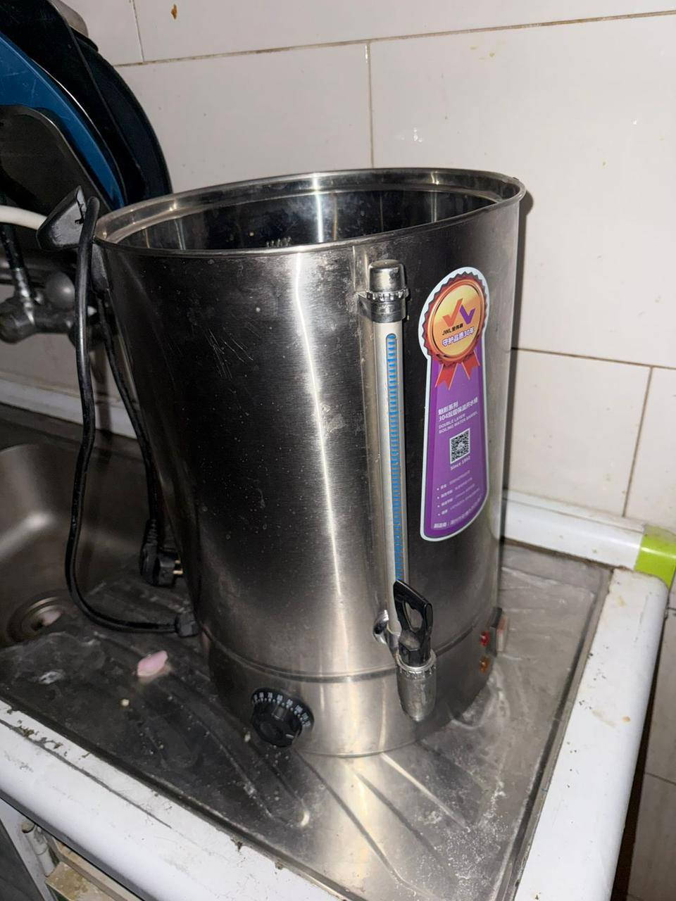 السلام عليكم غرض للبيع مكاني بغداد تواصل ***********
