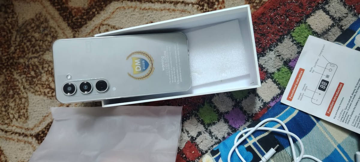 السلام عليكم جهاز جديد سبارك 40 برو Spark 40 pro طك الكارتونه مامستخدم ولا لحضه
ذاكرته 512
العشوائيه 24
هيرتزية 144
 السعر 130 وبي مجال
***********
