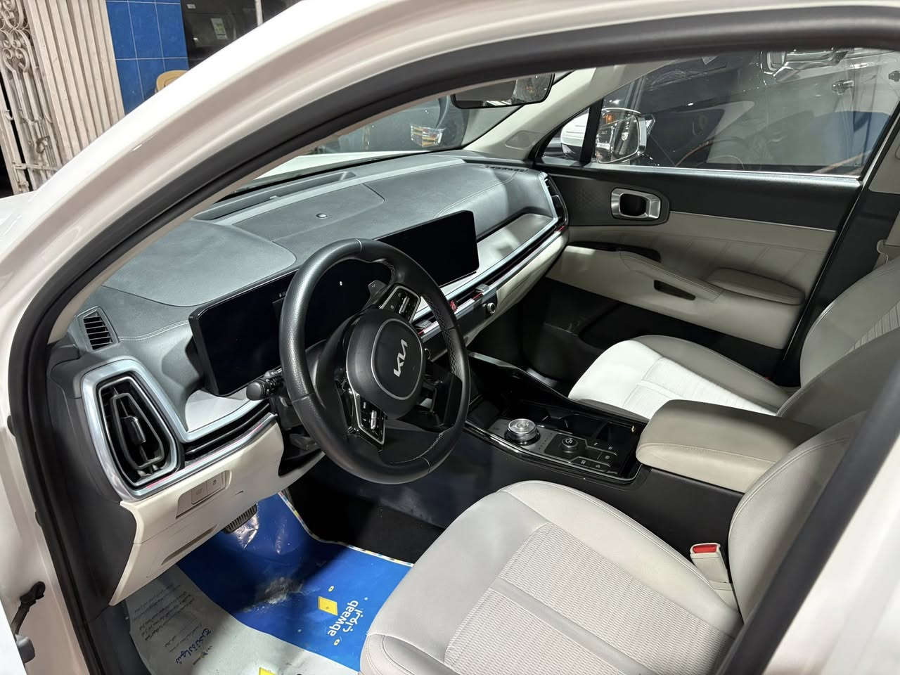 سورنتو 25
ماشية 37 الف
مكفولة 
دولية
قمارة حديد
بصمة 
كراسي كهرباء 
ويل 20
بصمة
شاشة
جنطة كهرباء 

32.000$
للاستفسار 
***********
