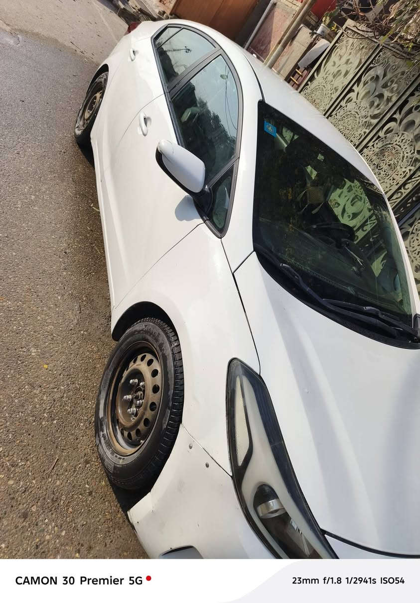 فورتي 2017 وارد أمريكي 
حادثها فقط دعامية واكعة مثل ما موضح با صور 
بيها تبديل با العراق فقط باب الخلفي وجاملغ وبيها رش كلين موضح با سونار 
مكنية 2000 دوش 
كير at 
المكنية مفتوحه 
السعر با 115 وبيه مجال بسيط
العنوان بغداد 
***********
