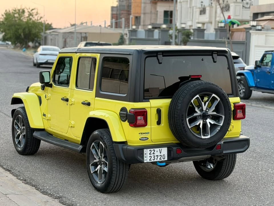 ياالله
السلام عليكم جيب رانكلر صحاري 4Xe 2024  وارد امريكي

Jeep Wrangler  4Xe 2024 2.0L 4 

حجم المكينه : 2000 تيربو + هايبرد + هجين شحن منزلي
المسافه المقطوعه : 9 الف ميل       
الضرر : صبغ حافة البنيد من الجهه اليمنه  موضح بالصور
                   الايرباك : دركه + برده. راجع سستم  

#المواصفات 
1.قماره تتفصخ صير كشف
2.بصمه 
3.لوكير
4.كشافات عدسه
6.شحن خارجي
7.هيتر بالاستيرن 
8. شاشه
9.هيترات بالكشنات
10.تشغيل عن بعد
11.كشنات جلد
12هيترات بالكشنات
13. دمام خلفي
14.كامرا 
15.رادرات 360
16.رادار امامي
17.حساسات خلفيه
18.بصمات عدد 2

#السعر  : الطلب في التعليقات سيأتي اليك مباشرة 

تفاصيل اكثر هذا رقمي *********** تحياتي
