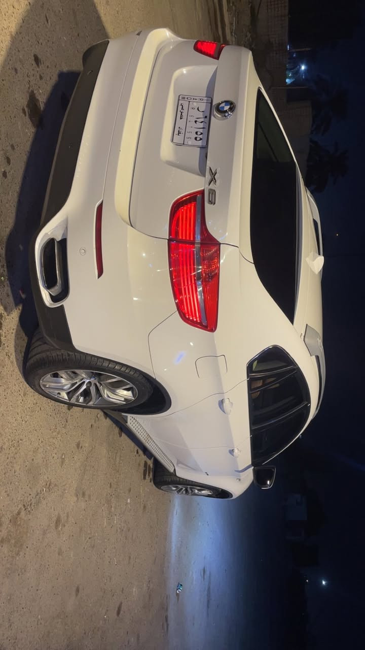 السلام عليكم BMW نوع X6 محرك 5000 تون تيربو موديل 2010 امريكي كلين تايتل فول مواصفات باب كهرباء صاج كشنات كلها كهرباء داتا شو ماشيه تقريبا 100 الف للبيع بسعر 160 الف دولار قابل للتفاوض مكان السياره زيونه الاتصال ***********
