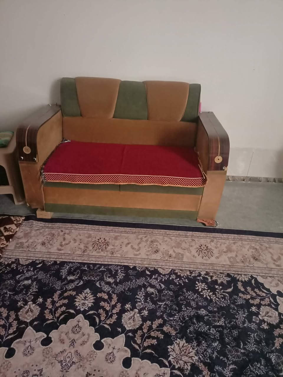 غراض نظيفه للبيع للإستفسار الاتصال على الرقم
***********
