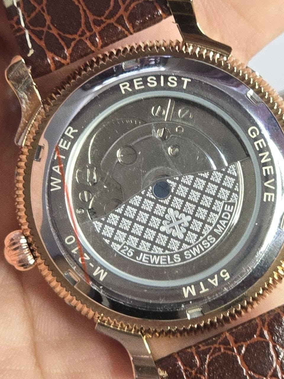 باتك فلبPatek Philippe
تحفه فنيه تتخطى مفهوم الوقت 
ميكنة اوتماتيك قلب مفتوح (جميع السناتر شغالة)
تحتوي ع 5 تحكمات مخفية
ميناء مميزة مزودة بمنافذ تاريخ سنوي وشهري وايام مع فول لامينوس ارقام واميال 
زجاج زفير مقاوم للخدش
مقاومة الماء والغبار 
الهيكل مصنوع ستانلس المزخرف روز كولد
مختمة بالكامل
سير جلد طبيعي  

ملاحظة متوفره قطعة واحده فقط 
السعر :- 70 الف ع اول تم 
للحجز والاستفسار يرجى الاعتماد خاص


**إذا كنت صاحب هذا الإعلان وتريد حذفه لأي سبب، رجاءا أرسل رسالة إلى الدعم الفني**