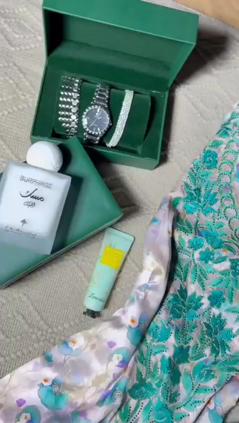 مخاور  خليجة حرير ديجتال ايطالي  حرير خالص ❣️.


**إذا كنت صاحب هذا الإعلان وتريد حذفه لأي سبب، رجاءا أرسل رسالة إلى الدعم الفني**