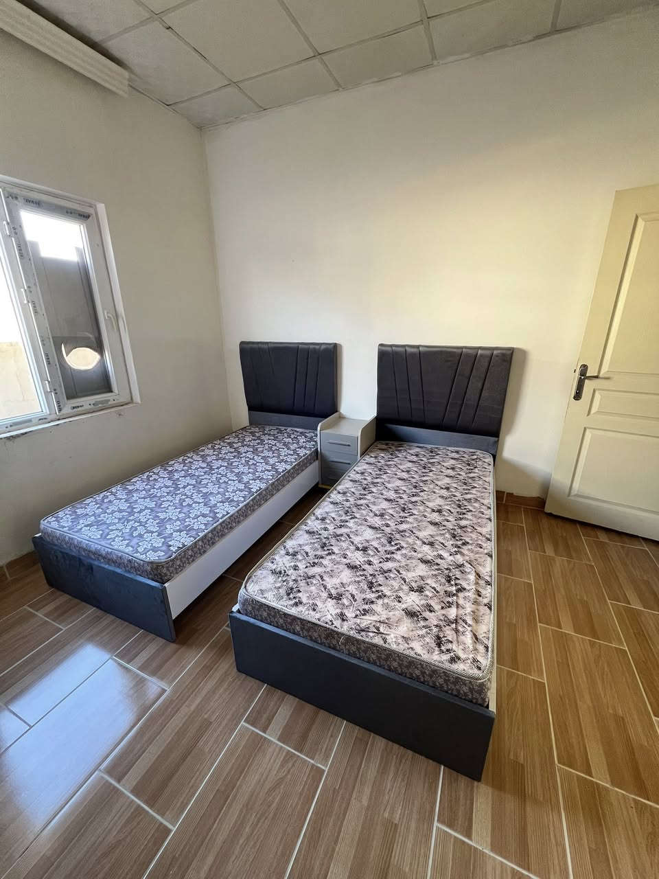 سیسەمی یەک نەفەری نرخی تەنها ١٠٠  بە دۆشەکەوە
سیسەمی دوو نەفەره نرخی تەنها ١٥٠ هەزار 
باشترین جۆری سیسەمان بۆ هێناون بە جوانترین دیزاین 
 زەمانی ٥ ساڵ 
هەر رەنگ و نەخشێکت بوێ بەردەستە
گەیاندنمان هەیە بۆ هەموو شارێک  
ناونیشان: چوارقورنە پێش تڕافیک لایت
مۆبیلیاتی ئاری 
***********
