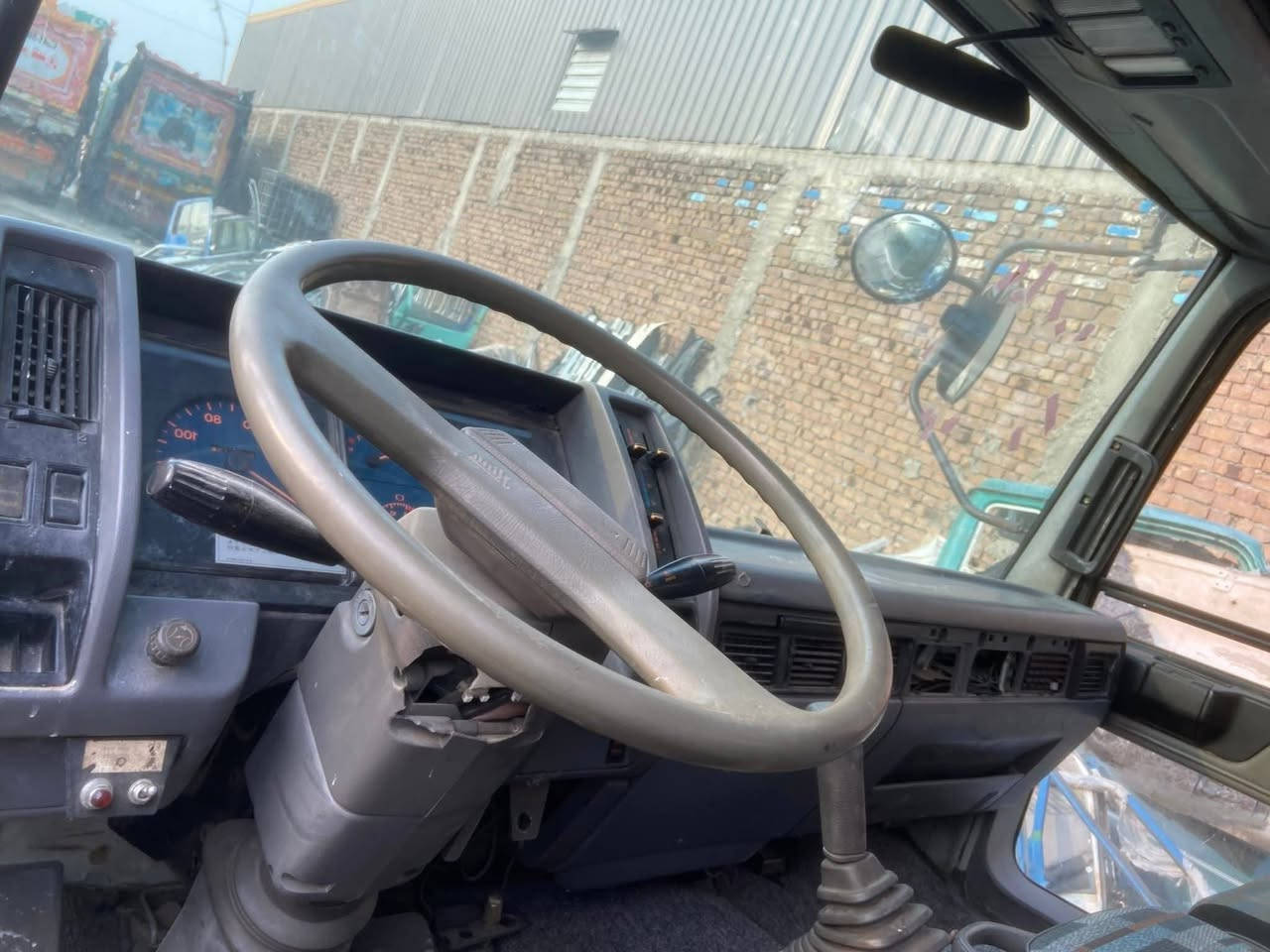 طيرة ابيض الون بحالة الوكالة زيرو داخل خارج سعر 8 ورقات قفل توصيل لجميع المحافظات  واتساب فقط ***********
