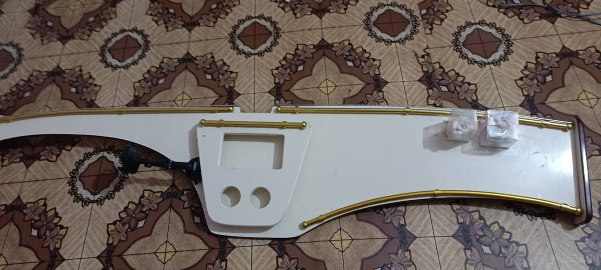السلام عليكم للبيع ميز دشبول اكتروس نظيف للاستفسار ***********
