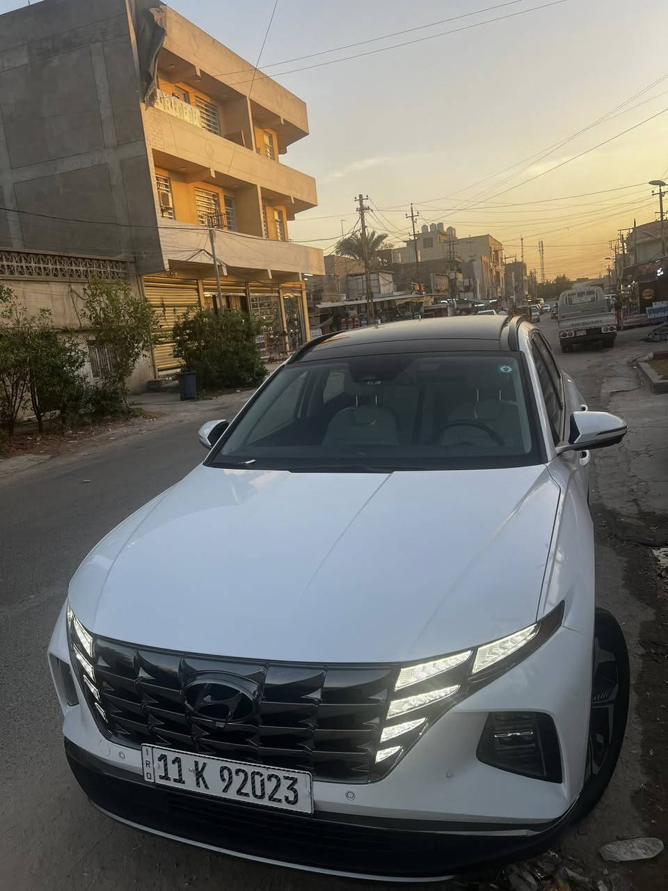 السلام عليكم 
توكسان هاي برد 2023 اعلى فئة
بانوراما 
حساسات ((امامي خلفي جانبي))
كامرات 360 درجه 
اشاير بل مري
تدفئه تبريد مقاعد امامي و تدفئه مقاعد خلفيه 
تدفئه ستيرن 
تحكم مقاعد امامي كهرباء 
كامرات بل مري
3 انظمه قياده 
نظام اوتوهولد
نظام اوتوستوب
شاحن لاسلكي 
منافذ USP و Type c  بل كشنات 
قطعتين تبريد 
بصمه 
تحكم ستيرن 
كروز سرعه
تحديد مسار 
3 اشكال تغير كيچ السرعه
رادار 
مانع انحدار 

السياره رقمها بغداد و حادثها دعامية فقط ومبدلة نفس اللون
حادث هنا بغداد بارد قليل بالجاملغ باقي ممصلحة
السياره ب اسمي تحويل مباشر 
السعررر((21000$)) دفترين وعشرة
مكانها بغداد بغداد الجديدة
***********
