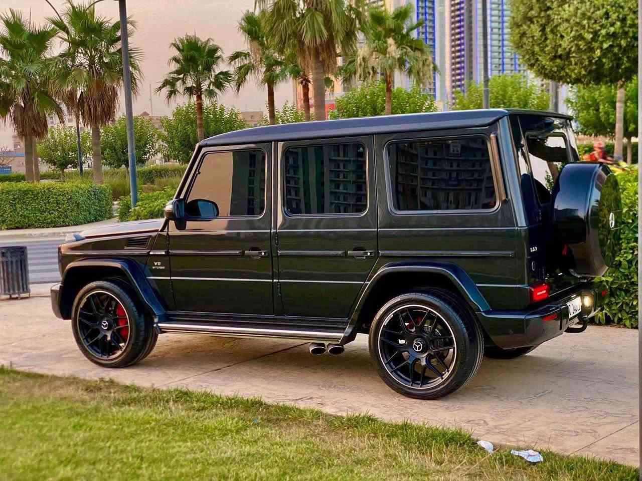 جي كلاس 2013 
خليجي 
G class 63 
V8 biturbo
السيارة محدثة 2021 
وقطعها الأصلية موجودة بدون صبغ 

ماشية 165 الف كيلو متر 

محرك كير ما مفتوح كلو بشرط 
تخم تاير جديد  مشدود
بدون نقص أي شي 
رقم وسنوية وهزة وفحص جديد 
السعر 4 دفتر 35 

للاستفسار *********** موصل, نينوى
