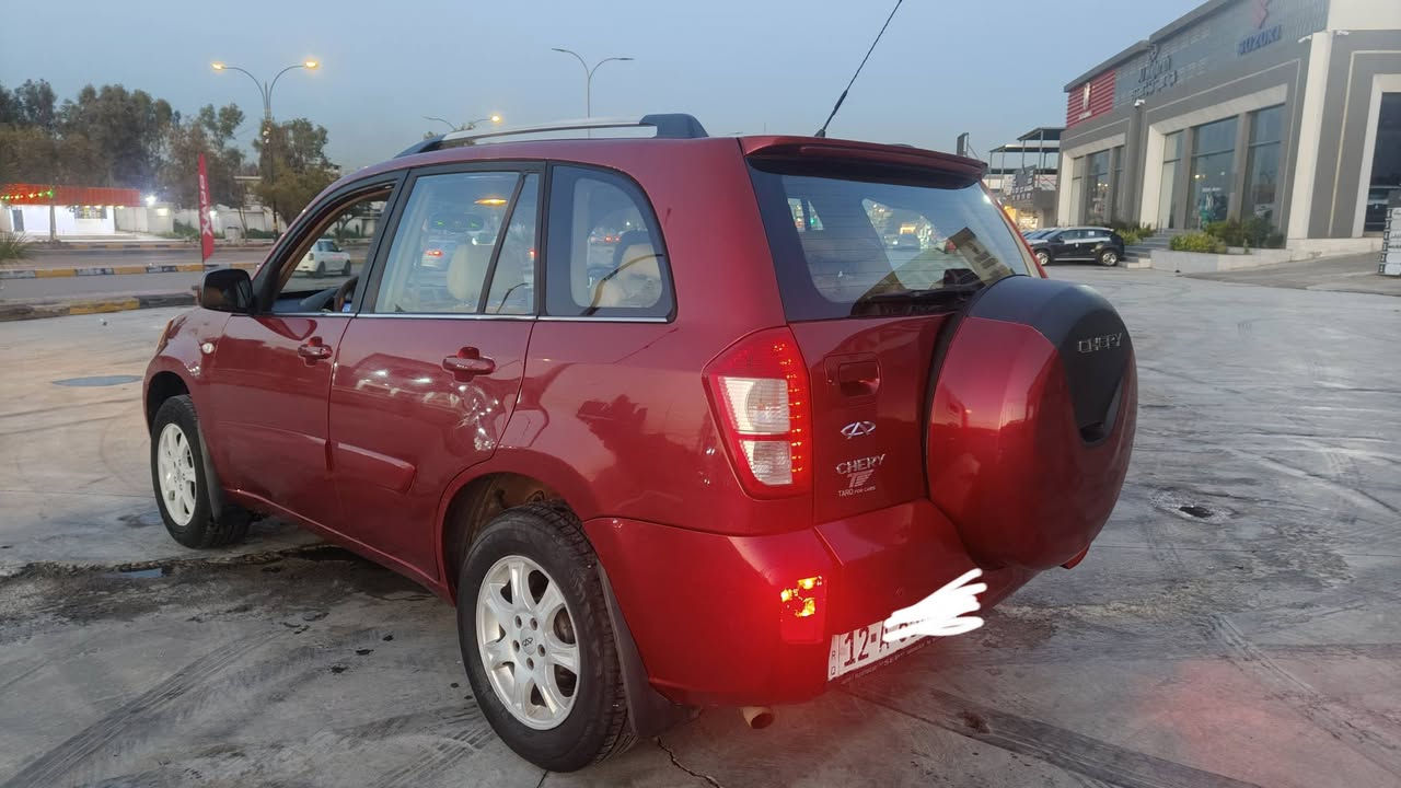 تيگو موديل 2013
فول واحد على واحد فد مرة نضيفة 
دبل سويج موجود من 2013
 قطرة صبغ ما بيهة ولا حادث ولا بارد 
السيارة ماشية قليل حيل
شرط المكينة جديدة حيل ما ينسمعلهة صوت 
والگير هم جديد حيل
باسمي انا الشرعي شرط التحويل
سنترلوك من الشركة شغال وموجود من تقفل حتى فتحة السقف  والجامان تنسد
تبريد ثلج يعني بارد حيل التبريد وضع شركة غازو الاصلي 
كشنات جلد من الشركة 
كلهة جديدة ما بيهة گلوب عاطل 
مواصفاتهة
 تدفئة بالكسنات
فتحة سقف
حساسات على البگ بلادية من الشركة
سنتر لوك هم شركة
بريك ABSمانع انزلاق
مري كهرب 
اربعة جام كهرب
بيهة سستم سماعات شرط درجة اولى 
شاشةHD
كامرةHD
سيارة احلى من الصور حيل حلوة الشراي يتصل غير متواجد على الفيس يتصل او يراسل واتساب
***********

السعر 69 وبيهة مجال للشراية
