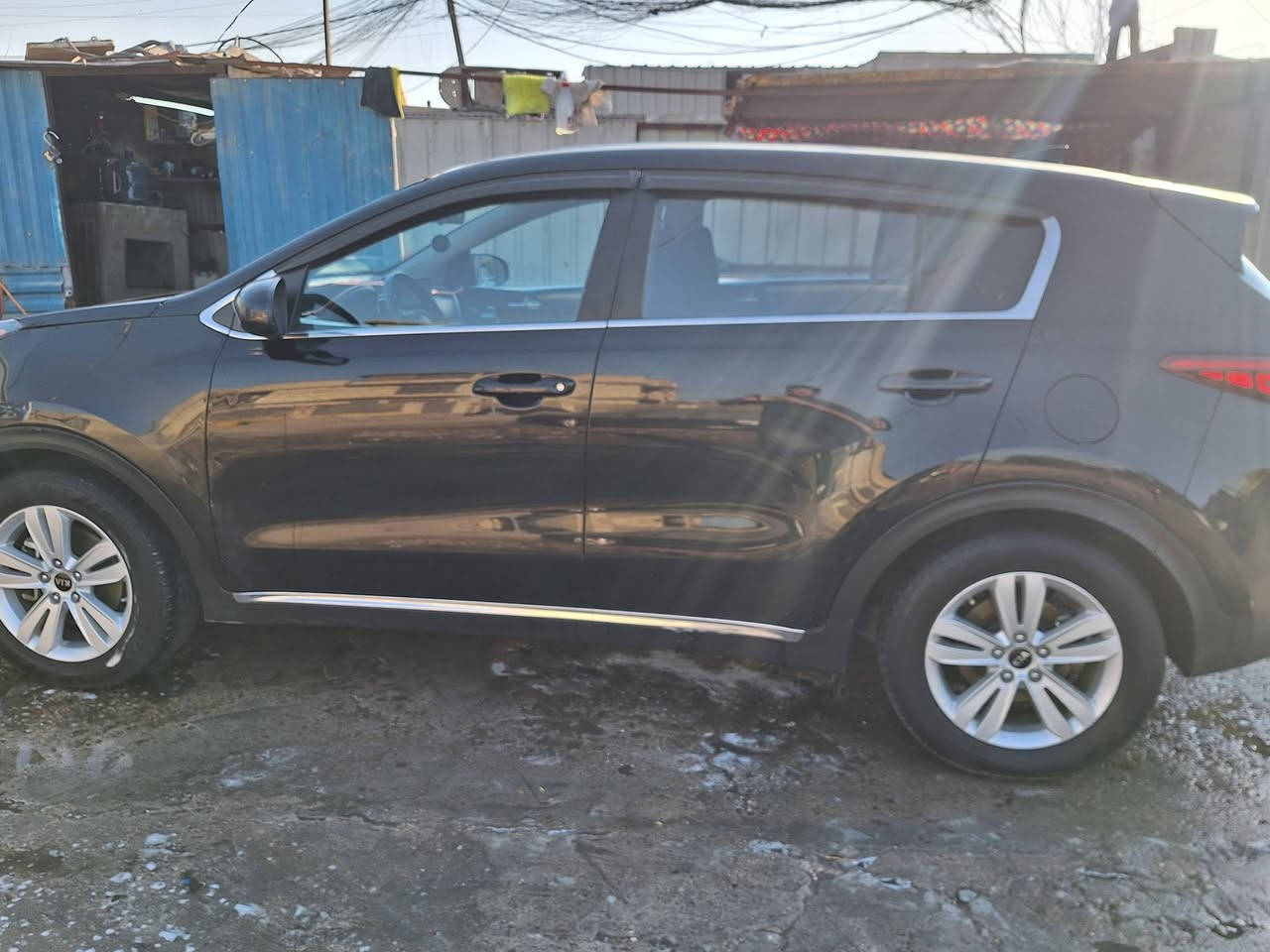 السلام عليكم للبيع سبورتج م ٢٠١٨ سيارة وارد أمريكي محرك 2.4 سياره بسمي تحويل مباشر
رقم بغداد دولي 
مكان السيارة بغداد 
كامره +شاشه 
ماشيه ٧٨ الف 
حادث جاملغ وبنيد وصندوك صبغ فقط وبيه نص باب صبغ 
السعر ١٤٢ وبيه مجال 
للتواصل ***********
