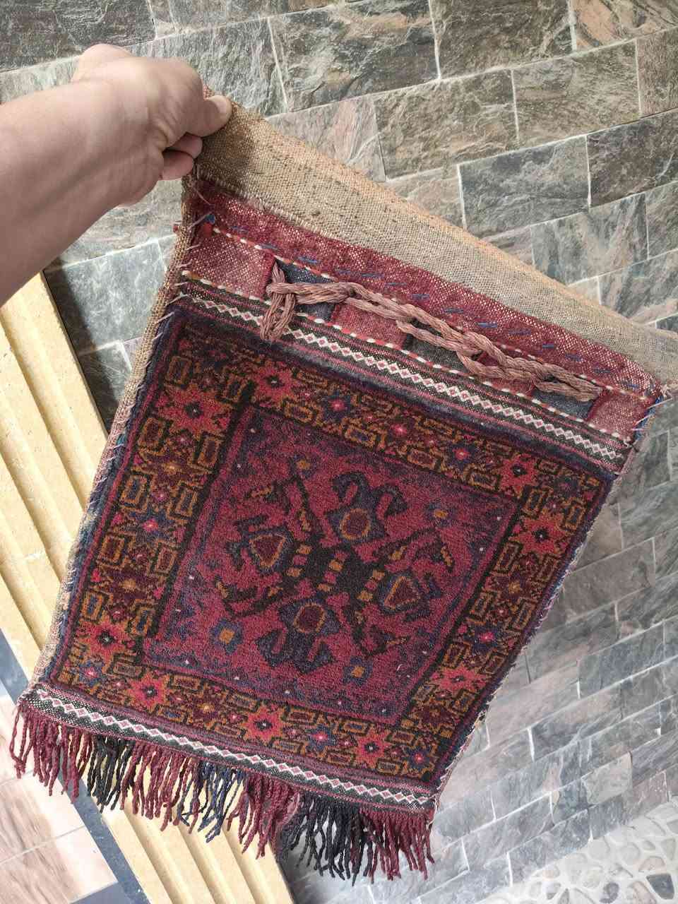 قطعة من النوادر قطعة أفغانى انتيك متاح قطعة واحده فقط لمحبى القطع النادرة اللى مش بتتكرر و النادر فيها كمان حالتها بدون تصليح أو عيوب نهائى .
كيس ملح او كيس تخزين(خرج) (saddle bag) افغانى انتيك وش سجاد و الضهر كليم افغانى قطعة انتيك نادرة  لمحبى القطع النادرة اللى مش بتتكرر بحالة فوق الممتازة طبعا الوان رهيبة يشتهر بها السجاد الأفغانى و الصوف المسبوغ الوان طبيعية بعدد ٢ جيب و ليس جيب واحد حجم كبير غير معتاد متاح قطعة واحده فقط.

المقاس:- 
١.٢٠م × ٤٠سم 

للتواصل و الاستفسار:- 
01011901290


**إذا كنت صاحب هذا الإعلان وتريد حذفه لأي سبب، رجاءا أرسل رسالة إلى الدعم الفني**