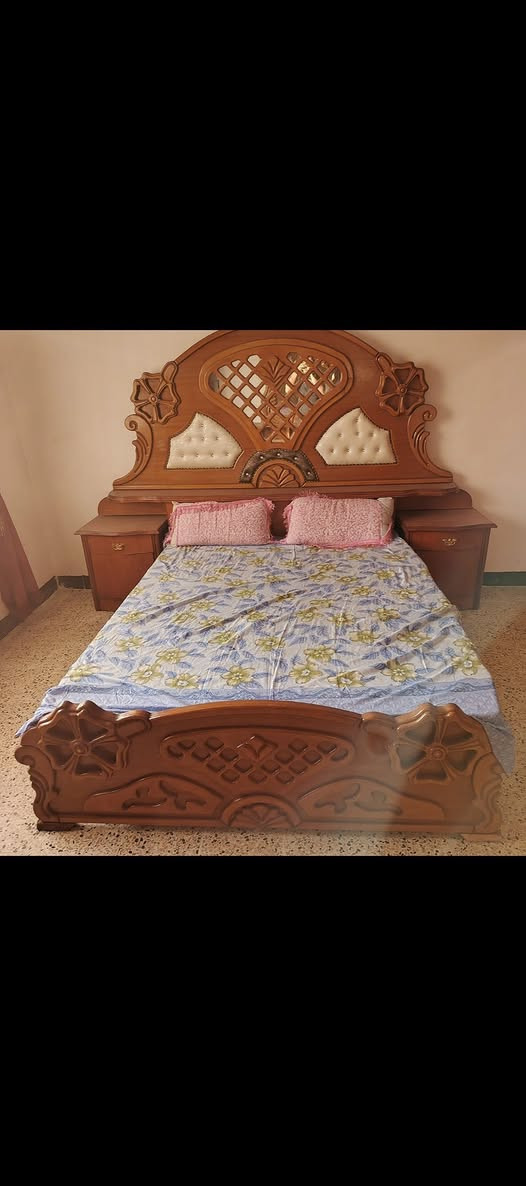 السلام عليكم
غرفه نوم استعمال قليل خشب صاج عراقي
السعر 900 وبي مجال


**إذا كنت صاحب هذا الإعلان وتريد حذفه لأي سبب، رجاءا أرسل رسالة إلى الدعم الفني**