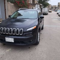 جيب شيروكي 2018 مكينه 2400  فول عدا الفتحه كشنات جلد شاشه كامره كشن كه...