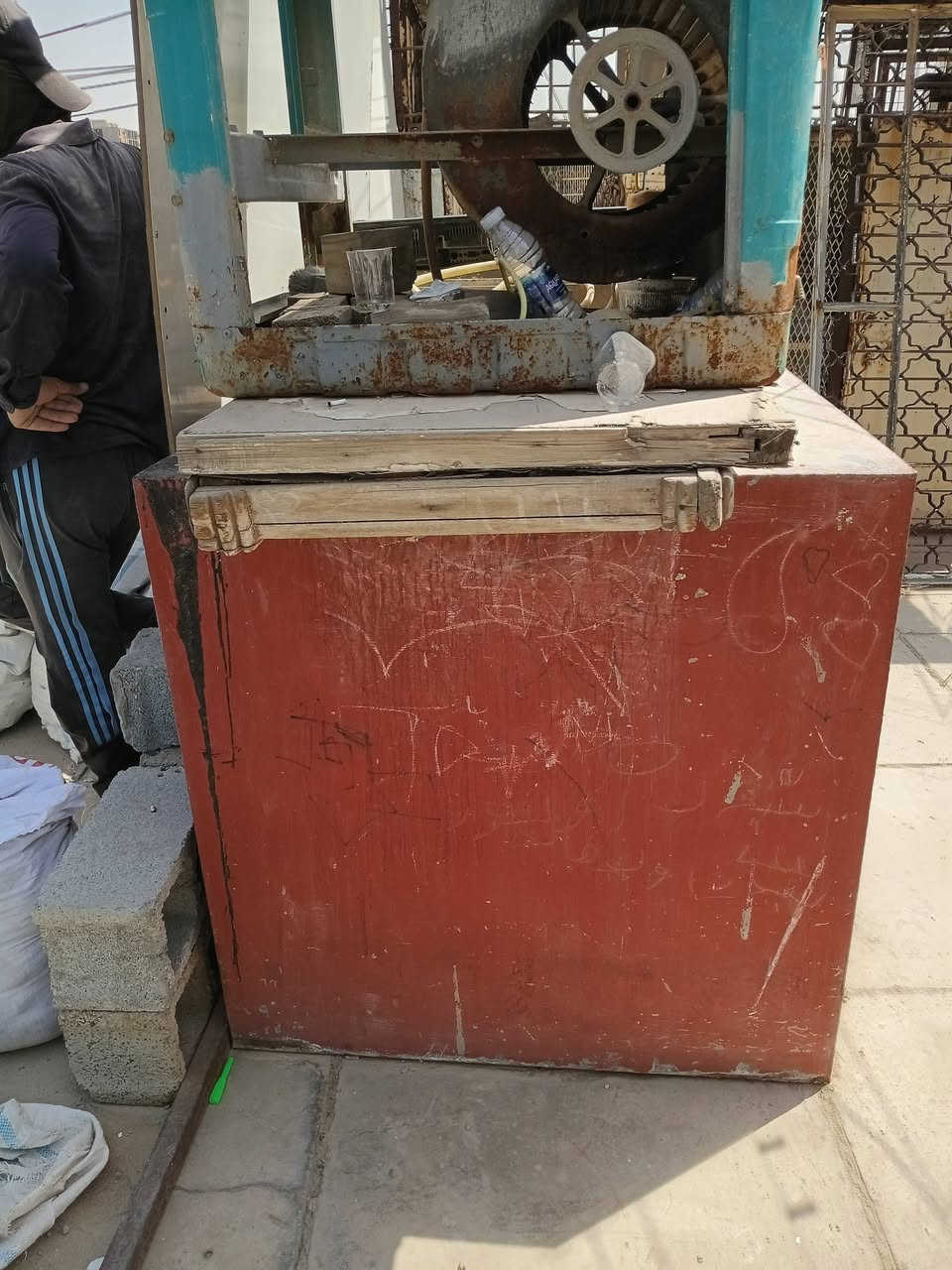 سلام عليكم عندي غراض للبيع


**إذا كنت صاحب هذا الإعلان وتريد حذفه لأي سبب، رجاءا أرسل رسالة إلى الدعم الفني**