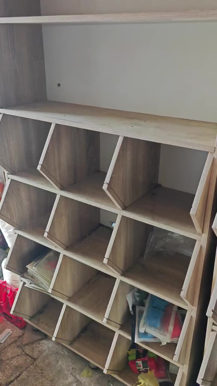 سلام عليكم 
رفوف مال حلويات او بهارات العدد 5 قطع نظافهتن ٩٠ ب الميه مامستعملات هواي للأستفسار ***********
