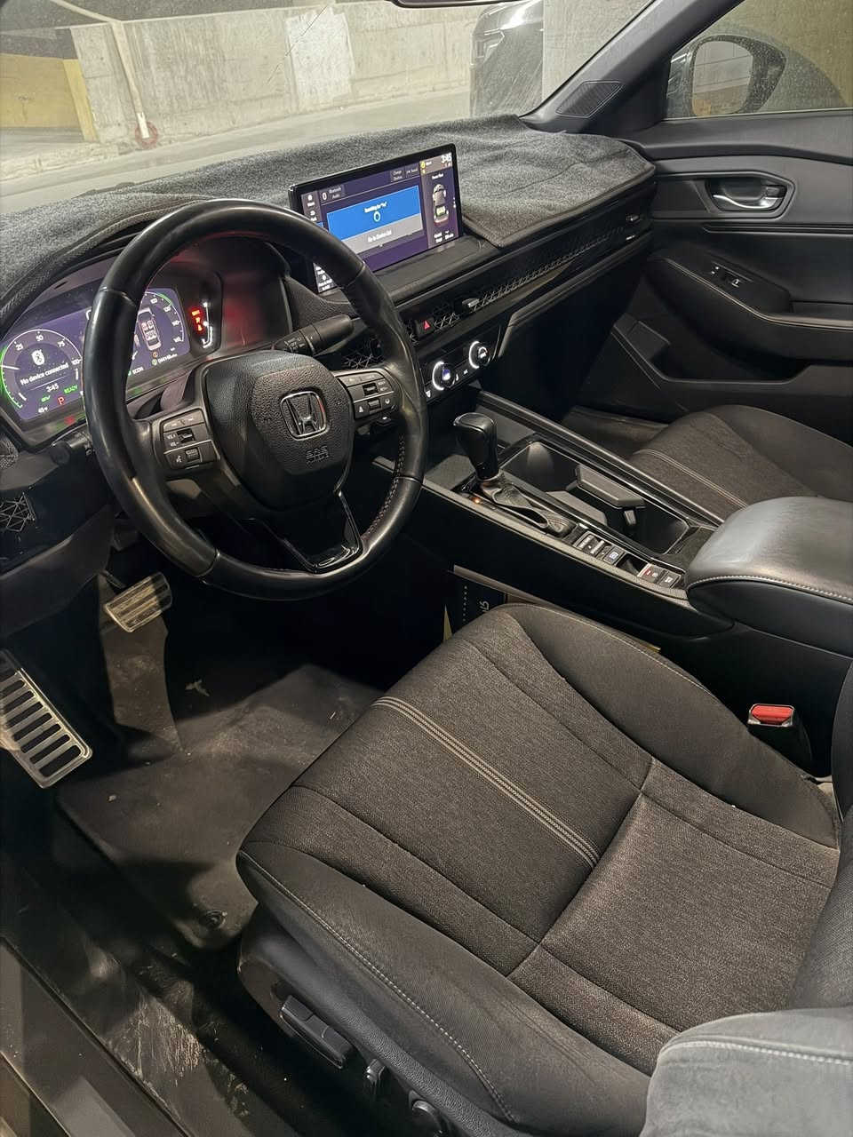 هوندا اكورد 2023 Sport سمنتي تخبل
فول فتحه كرسي كهرباء شاشه جبيره مكينه 2000 
حادثها شويه من البنيد الباقي مكفول 
سياره حلوه ونظيفه كلش ماشيه 44 الف 
رقمها بغداد باسمي 
*********** 
سعرها 185 وبيها مجال
