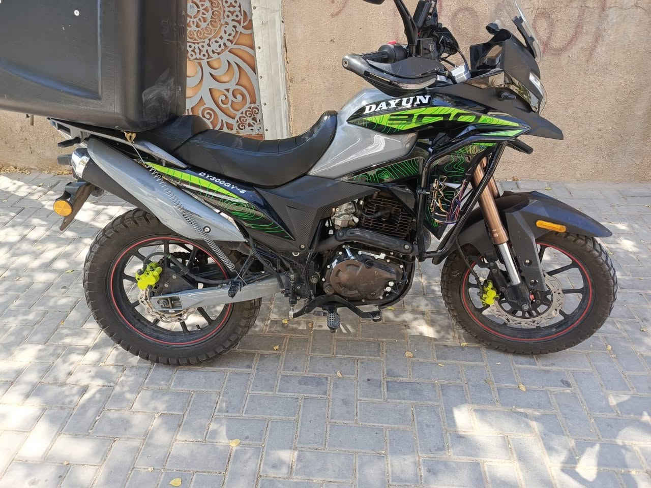 ادفنجر 2025 لوحات ابسم شركه صار شهرين من اخذتهة نظافة 100/100 سعر 3500 تلث ملاين ونص *********** وتساب غير موجود على فيسبوك
