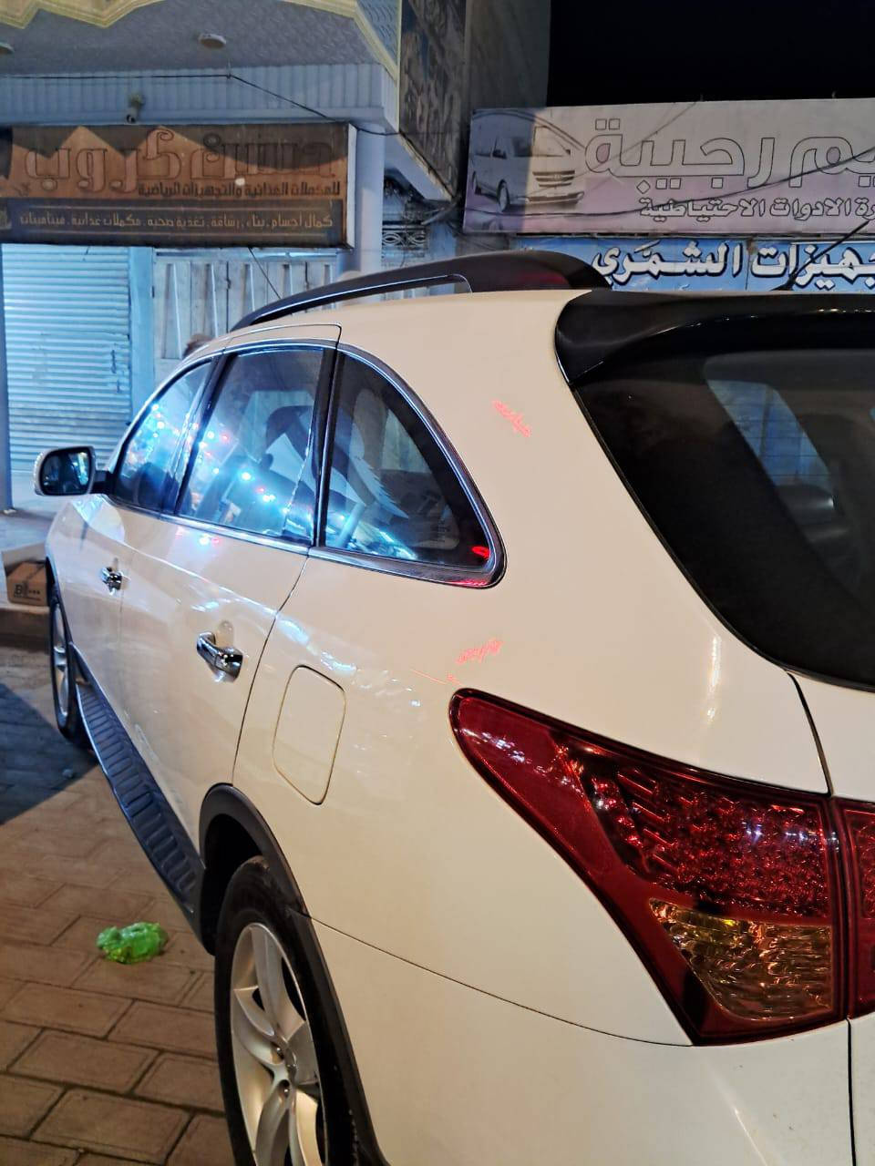 السلام عليكم للبيع هونداي فيراكروز مكفوله كفاله عامه مكينه شرط مامفتوحه كير حداديه  موديل 2012 السياره كراسي كهرباىي تبريد ثلج ٣قطع   ٧ راكب  كامره خلفيه حساسات خلفيه مرايات شفط مكان السياره كربلاء طويريج   السعر 155$  وبيها مجال الاتصال الرقم ***********
