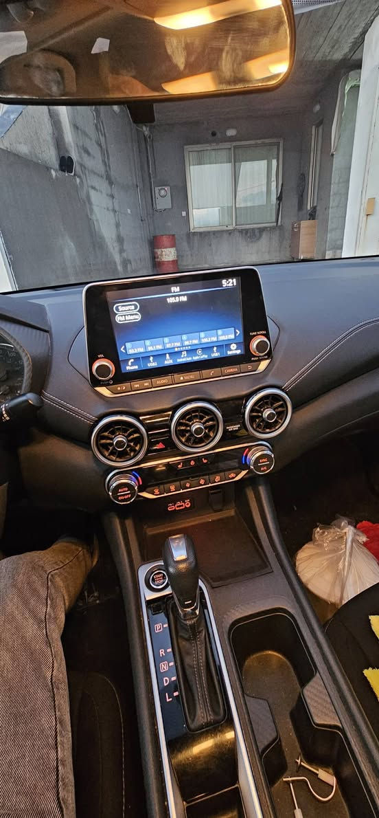 نیسان سێنترا sv2023 ڕەشی قەتران
دووپارچە بۆیاغ بۆنیتو چەمەلاغ لەگەڵ دوبست دۆسە بێ ناو
46مایل ڕۆیشتوە
بێ ساردوشوختو تەعدیل هیچی پێوە نیە نمونە لە جوانی 
فول مواسەفات بەس سڵایت نیە 
کامل ڕادار هەموی ئیش دەکات بەشەرت
کوشن هیتەر سوکان هیتەر
تەعدیل سورعە
نیزام eco
ئەرباگی سوکانو شانەی سیستەمەو وەک بیلادی دانراوەتەوە
سەنەوی تا 2030 تازەیە  
چوارتایەی تازەیە توندو تۆڵە چرکەی تیا نیە
نرخی 135 گەڵاو کەمێک مەجال
شوێن چوارقوڕنە
***********
ژ.م *********** وەتس ئاپ ڤایبەری لەسەرە رانية, السليمانية
