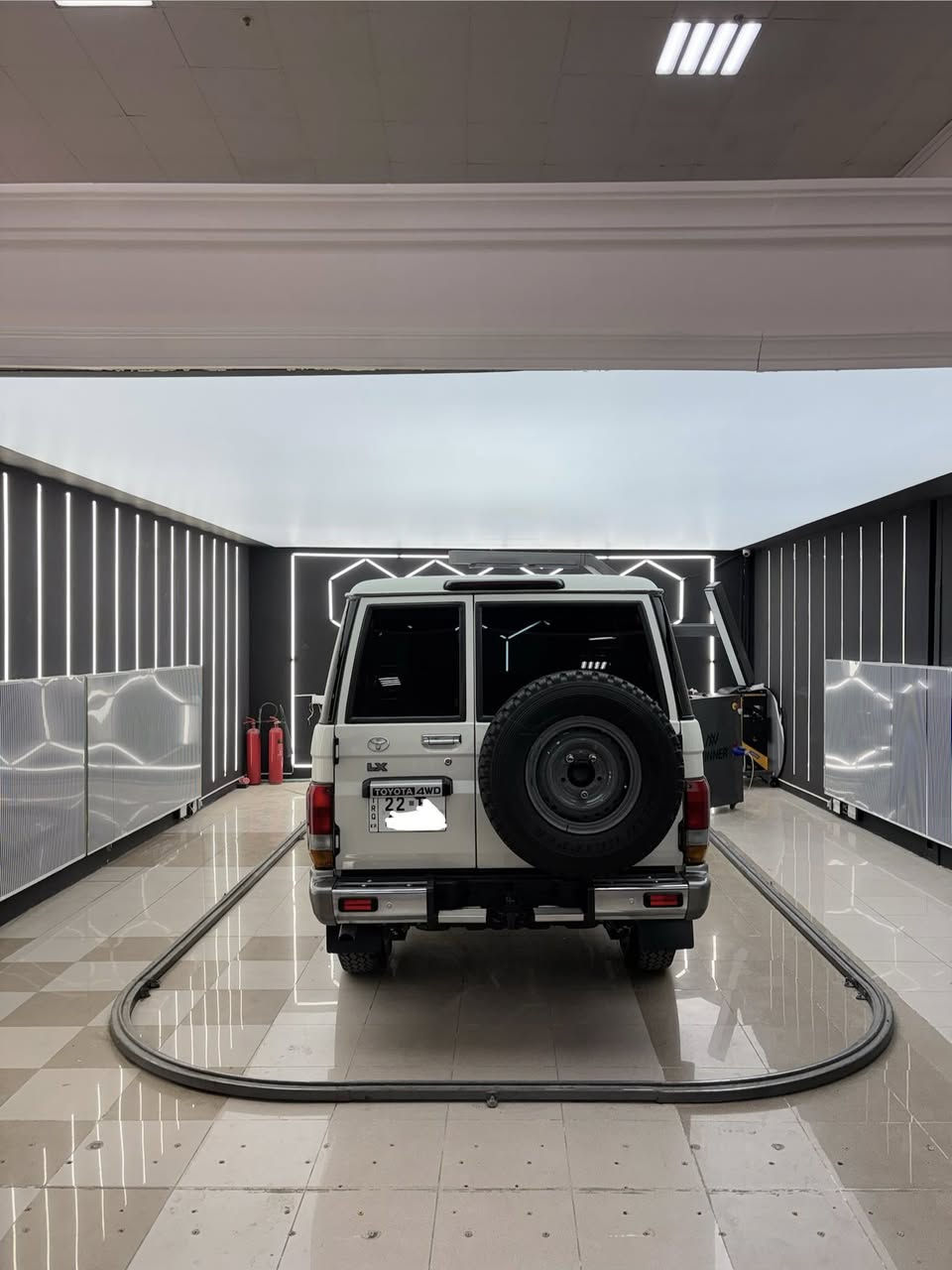 السلام عليكم 
لاندكروزموديل٢٠١٧
محرك ديزل كاز
١٠٨كم كفالة عامة
***********
