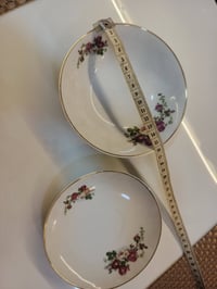 ٦ صحون • ٦ كاسات