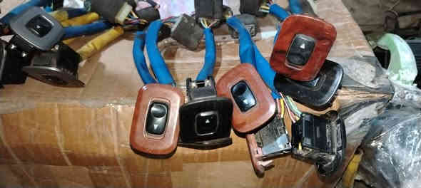 دكمه مفرده حاويه اصلي سعره ١٠ آلاف بغداد مدينة الصدر *********** وتساب موجود ل
