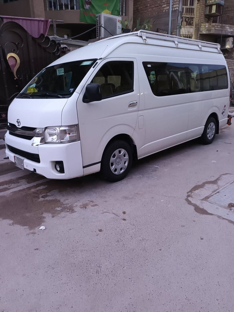 سلام عليكم ورحمة الله هايس للبيع موديل 2016 سيارة جديدة تخم تاير صدر جديد امامي وخلفي جديد بيه صبغ قليل باب اسلايت وبيه بارد قليل سيبايه درع سيارة جاهزه كبل للشارع مابيه اي نقص ماشيه 300  مكينة بلادية مامفتوحة سعر 310 مكان شعلة الصدرين مامتواجد على الفيس هذا رقمي *********** رجاء الي ميعجبة سعر لايكسر بلسيارة سيارة جديدة امانة الله
