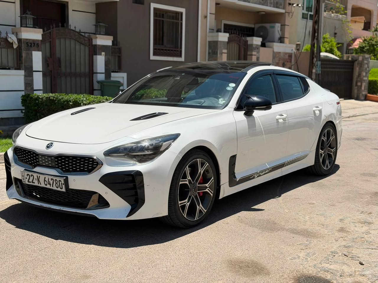 ستنكر 2019 Gt2 اعلى المواصفات
مكينه 3.3 تون تيربو محرك وكير مكفولات
السياره بيهه فقط بنيد نفسه مصبوغ بدون داخل ولا ايرباك السياره جاهزه تخم تاير جديد 
صدر امامي خلفي جديد تبريد ثلج 
رقم اربيل بئسمي
مكاني بغداد السيديه
السعر 168وبيه مجال 
***********
