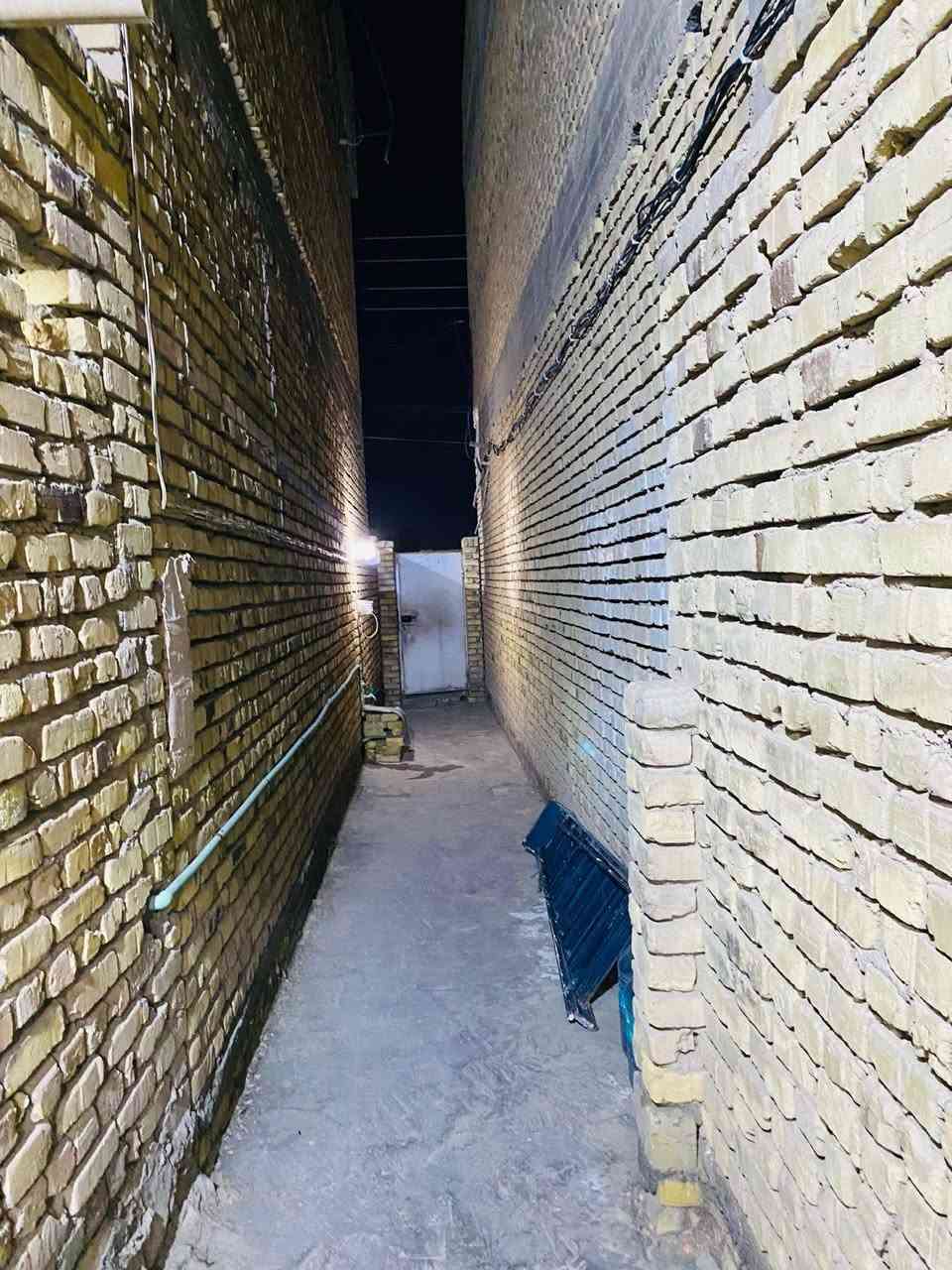 مكتب عقارات احمد الركابي

🟦 بيت طابقين للبيع

🏠 عنوان البيت/ الموحيه قرب دار المسنين🔲 

موقع البيت/ بصف الركن ع شارع 15م  __ و مقابيله شارع 10م✅ 

✅ مساحه__100م__ بيت خلفي 

ط الاول// غرفه صاله صغيره
إستقبال مطبخ صحيات داخلي وخارجي طارمه ومنور⬛ 

🟦 ط الثاني__ غرف نوم 3
غرفتين كاملات بس غرفه وحده ماكامله واصل نص بناء

✅ عرض الدربونه ((متر ونص))

نوع البناء// طابوك عكاده طابق الأول والثاني فرمستون سطح صبابه

⚠️ كافه الخدمات ماي كهرباء مجاري تبليط باب البيت 

اي شخص عنده عقار للبيع يدخل خاص خلال أسبوع ينباع الك✅⚠️ 

اي⚠️ شخص يدور ع بيت كافه العقارات موجوده عنده شقق وحدات سكنيه بيوت مبادره كلشي متوفر يمه 🟣

للاستفسار الاتصال على الرقم *********** واتساب احمد الركابي
