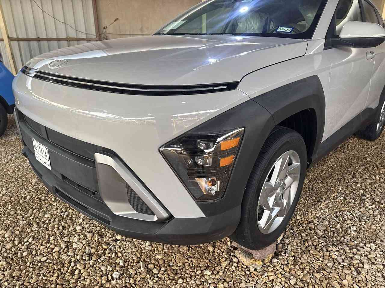 بسم الله الرحمن الرحيم 
للبيع هونداي كونا 
موديل:2024
 اللون: سمنتي
المواصفات :
بصمة 
محرك 2000 دوش
كامرات 
شاشة كبيرة
قيادة آلية
رادارات 360 درجة
العداد : 26 الف
الحادث : في الويل الخلفي فقط والباقي كفاله عامه بدون صبغ وبدون تبديل فقط دعامية خلفيه تبدلة اصلية وبدون اي ارباك .. صورالحادث موجوده بالمنشور 

للأستفسار : *********** / 
  ***********
العنوان : بابل - حله
