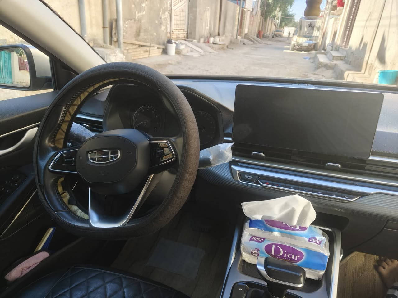 السلام عليكم سيارة جيلي  امگراند موديل 2023 سيارة جديدة بعدها فحص السعر (٨٥)وبيه مجال حگ الجية مبايل (***********)
