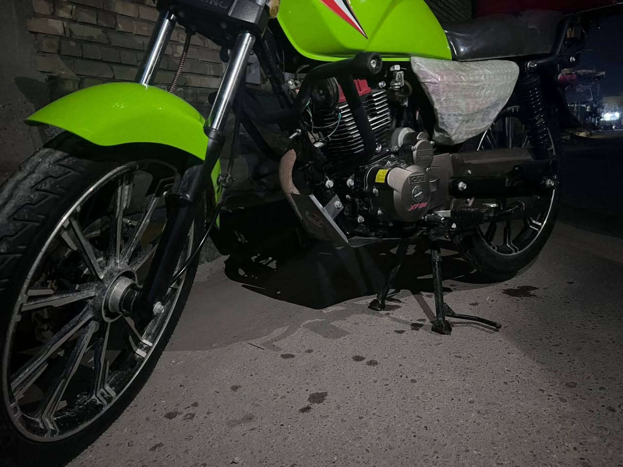 سلام عليكم دراجه شاينغ موديل 23 صارلهه شهرين من طالعه 

رقم سنويه كامله من كلشي كفاله عامه السعر مليونين بيهه مجال 
ناصريه سوق الشيوخ.     ***********
