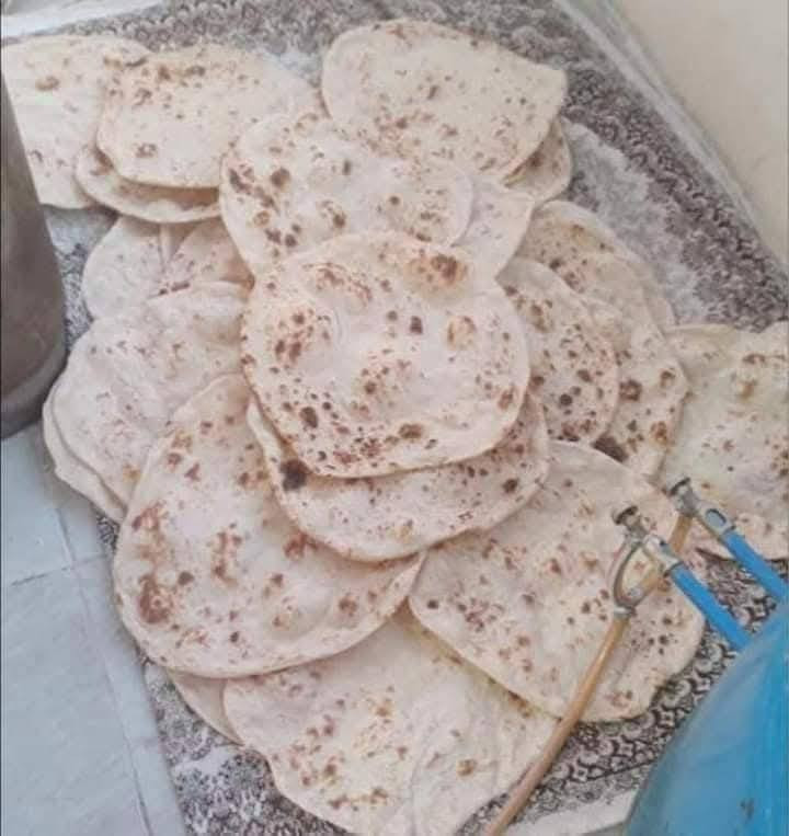 السلام عليكم هزاز طحين او تنقيه طحين  للبيع مع ميزان مع مكينه خياطه گواني مع شالوب حتياط
طول الهزاز مترين ونص   هزاز حيل نضيف 
ينضف من اتعس طحين الى طحين شرط رقم 1 خباز درجه اولى  السعر 900  
  وبي مجال  المايعرف يلاكسر بسعر 
العنوان ناحيه النمرود 
***********
