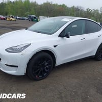 تسلا واي موديل 23 لونك رينج دبل ويل 20 بدون صبغ  بدون ايرباك بدون نقص ...