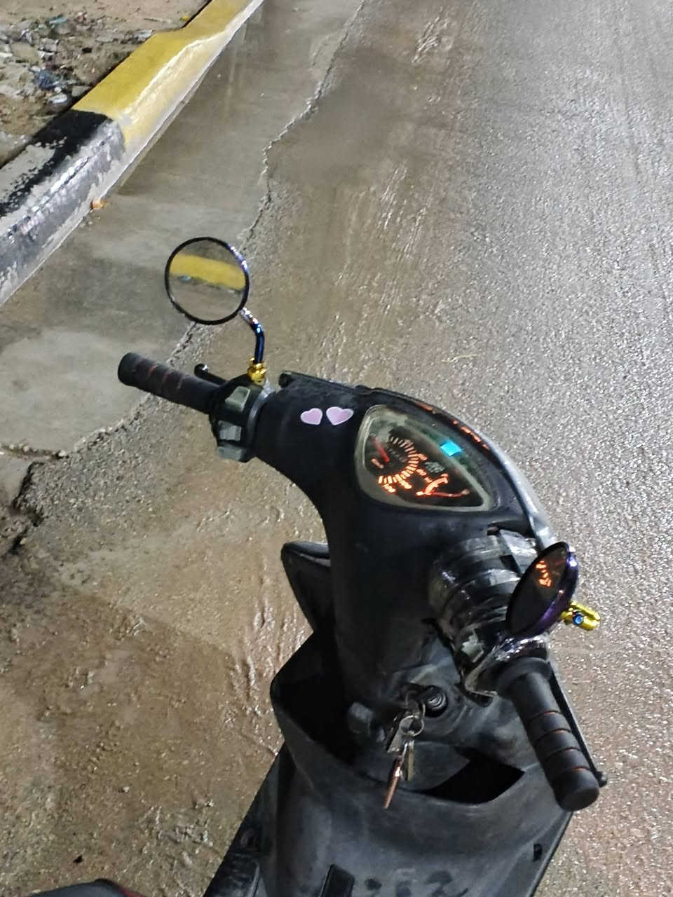 السلام عليكم للبيع ماكس عدله ٥٥ فول شلعه ومعدل كهربائيات شغاله فقط السلف رادله راجز  بيها تزويد خفايف  تأتيرات جلاتين   السعر ٤٦٠ مكاني حي النصر رقم***********
