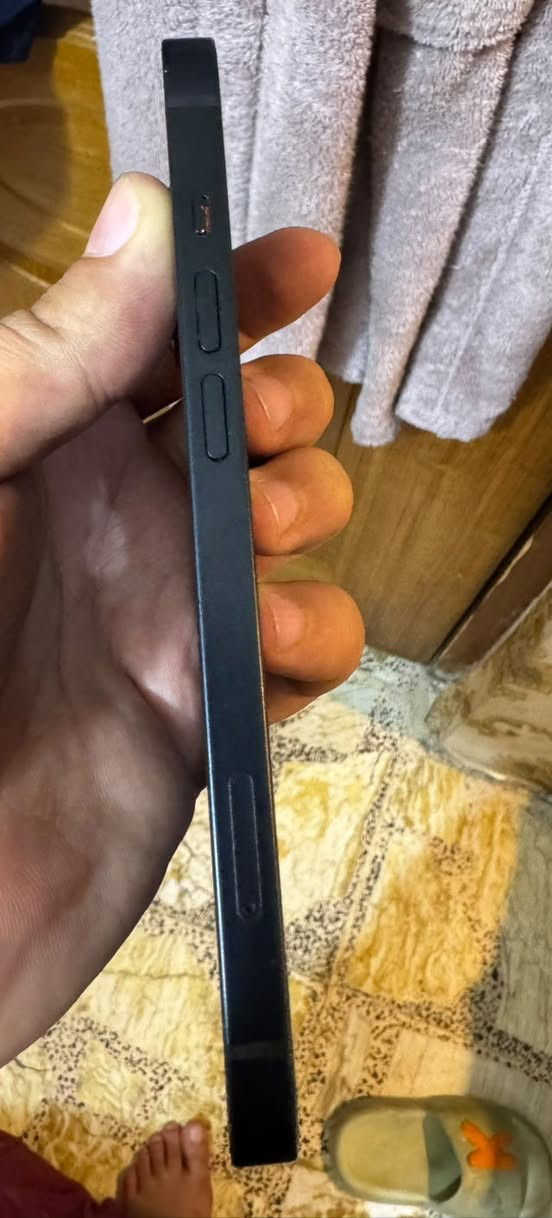 السلام عليكم ايفون 13 نضيف كلش ذاكره 128 وين متريد روح فحصه مامفتوح ابد سعره 450 الف وبي مجال بسيط ***********
