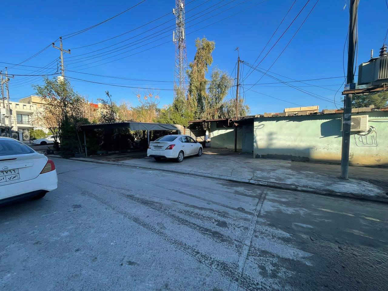 🔸سند طابو يتسجل بإسم اي عراقي
📍أربيل-منزلين  للبيع سنتر اربيل حي #هفالان #مقابل_حديقه
➖مساحة كل بيت 100M+100M طابقين 
يتكون⤵️
➖3 غرف نوم 
➖-صاله-مطبخ-مجموعه صحيات-كراج
_______
السعر والصورة متوفرة على قناتنا الرسمية في التليكرام 👇
لمشاهدة المزيد من عروض وأسعار العقارات زورونا عبر رابط قناة شركة عامر العقاريه على التلكرام  👇

https://t.me/mohadm336

📞 تواصل مباشر واتساب أو اتصال:
📱 ***********
📱*********** أربيل, العراق
