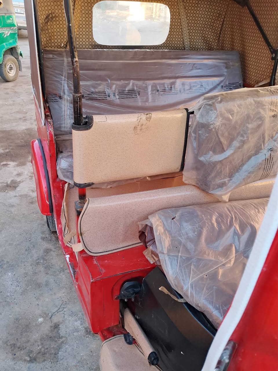 السلام عليكم تكتك للبيع رقم نكليزي 2018 رقم بغداد السعر 4700 وبيها مجال مكاني ‪***********‬‏
