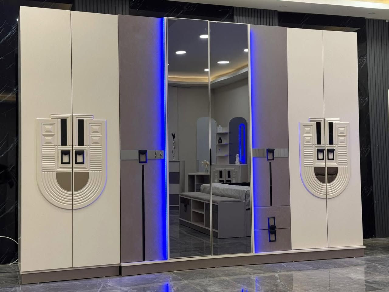 معرض صلاح آلدين للأثاث المنزلي للجمله والمفرد 
✨ غرف نوم. من داخل معرضنا ✨
🔹 فخامة التصميم وجودة ما تنتهي!
       موديل  مريج 
    ✔️ تتكون من  10 قطع متكاملة
✔️ عرض السرير 285 متر مع  الكومديات
✔️ عرض الكنتور مع الملحق 320متر
✔️ ظهر كنتور بلوك متين
✔️ برغي جوي حديد لضمان الثبات
✔️ صبغ حراري 3 طبقات مقاوم للخدش
✔️ ضمان 5 سنوات فتح وشد
🚚 يتوفر نقل ونصب لجميع مناطق صلاح آلدين 
مع كادر متخصص 
***********
#الفرع_الاول
تكريت الزهور مقابل كليه تربيه البنآت مجاور تانكي المآء قرب غصن الزيتون 
#الفرع_الثاني
تكريت الزهور مقابل مدرسة خالد بن وليد قرب تربيه البنآت
