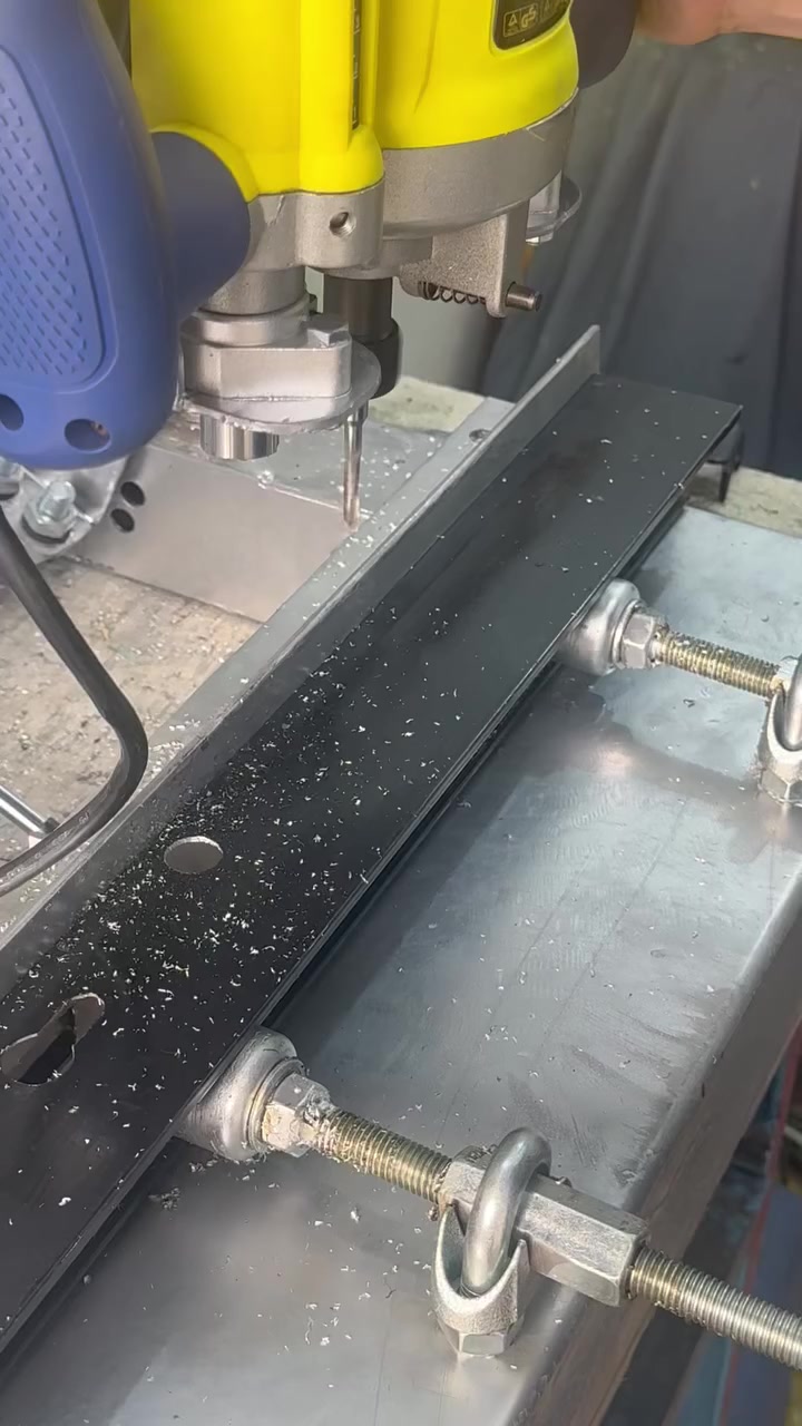 فريزة الصقر  الموديل الجديد المصنوعة من الحديد المغلون

ضمان سنة

صناعة عراقية ممتازة

للتواصل ***********
