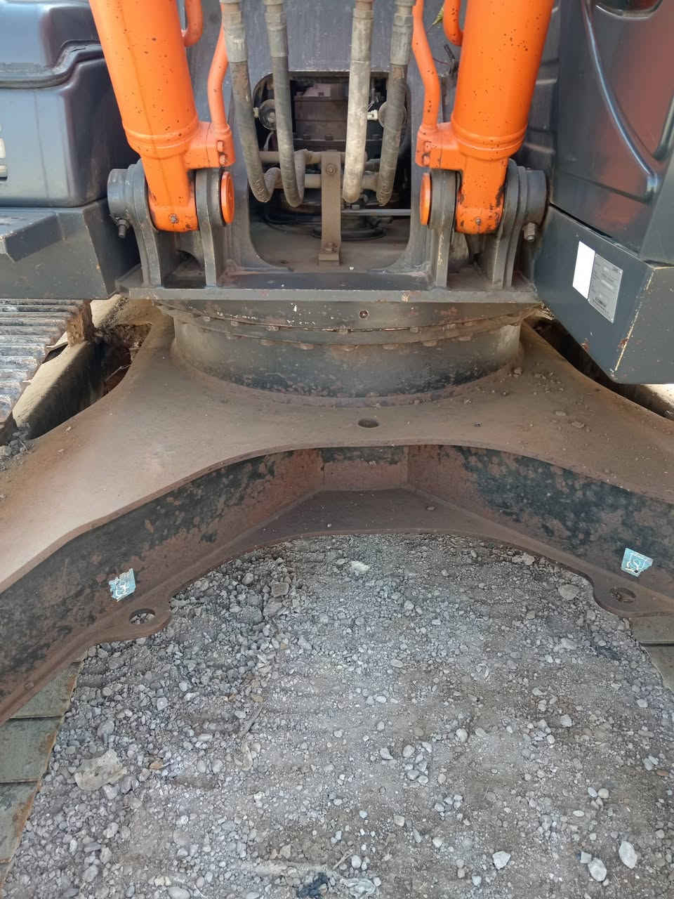 السلام عليكم حفاره جي فايف موديل 2015 وظع شركه مظخه محرك بم كشره نظيفه وحلوه 90/100 زناجيل رولاة جدد حداديه 75/100 العنوان واسط عزيزيه للاستفسار (***********)***********)
