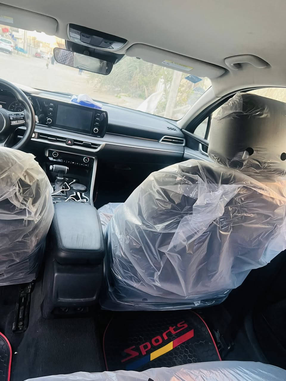 السلام عليكم سيارة كي فايف للبيع موديل21 حادث بلبنيد فقط مصلح نفسه ودعاميه امبدله يعني امبدل دعاميه فقط بقية سياره كفالة المواصفات فول عده الفتحة
رادارات جانبيه بصمه كشنات تدفئه تبريد داخل اسود فور ويل مانع انزلاق لون مميز رقم بغداد السعر 154 بيها مجال بسيط للاستفسار رقم الموبايل ***********
