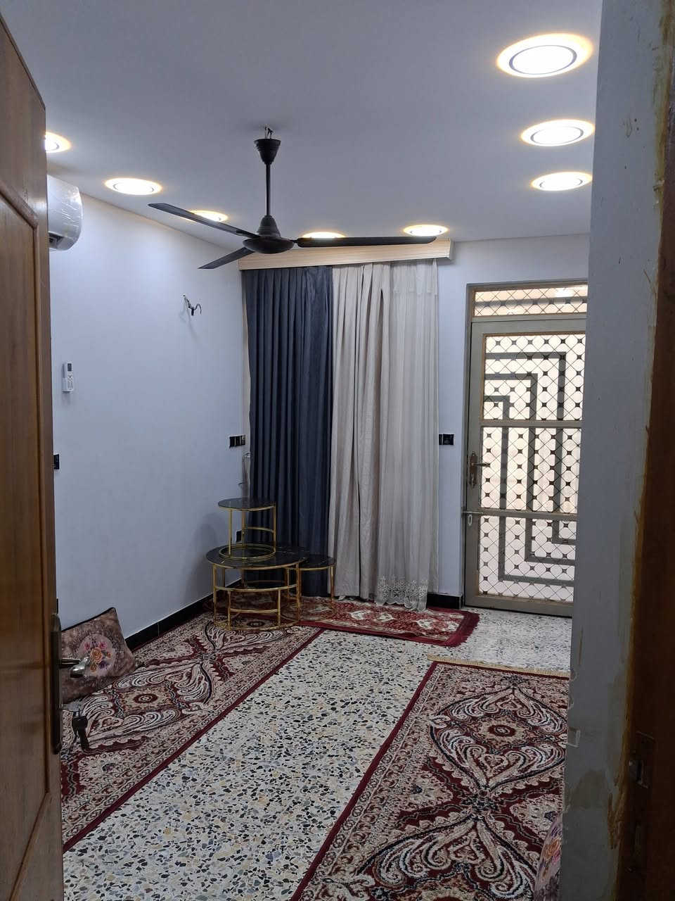 السلام عليكم 
بيت للبيع طابو ملك صرف المساحه ١١٥متر منطقه الشماعيه 
هاتف/***********
